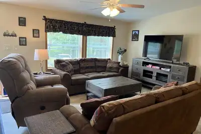 Image de Matt's House - quiet country home, 3 bdrm, near Asv