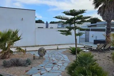 Image de Villa De 170 M2 Avec Piscine, Tout Confort, Proche Du Port De Bonifacio