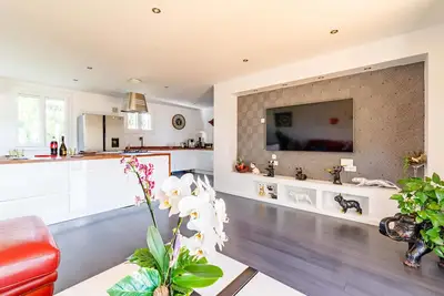 Image de Oasis de Confort: Résidence avec Piscine et Jardin