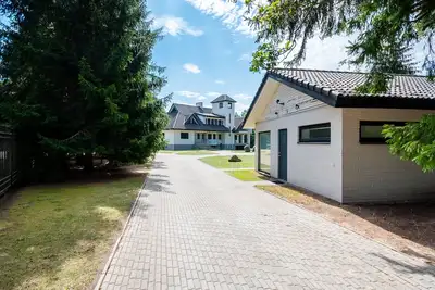 Image de Luxury 6-bedroom Villa with Secured Yard & House, Inside Pool, Private Gym etc