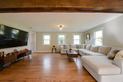 Image de 4 Mi to Lake! Spacious Oxford Home w/ Pool