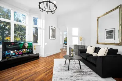 Luxury Apartment - Wolverhampton