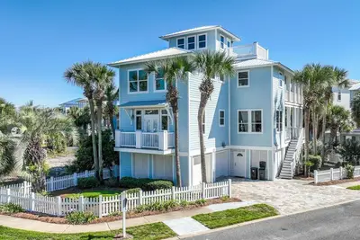 Image de $800 Free Included Activities | Beach Access | Coastal Gem