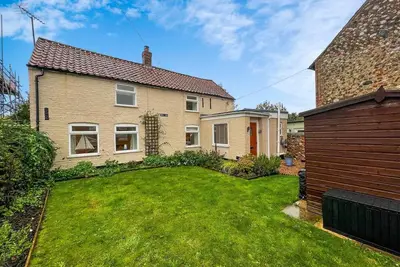 Image de Well furnished holiday cottage in the heart of Docking, Norfolk ref 99009ht