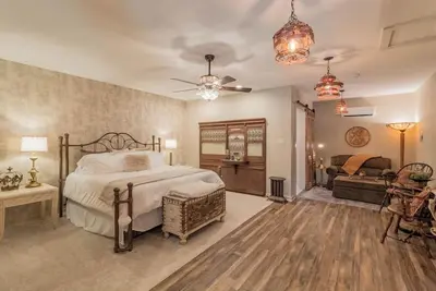 Image de Art Deco Escape: The Bank Vault Casita