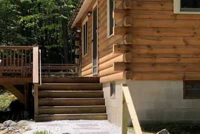 Image de Hillbrook Cabin - Hike, ski, kayak and more! Downtown shops + restaurants, 6 ppl