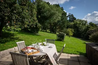 Image de Little Oak -  a house that sleeps 6 guests  in 3 bedrooms