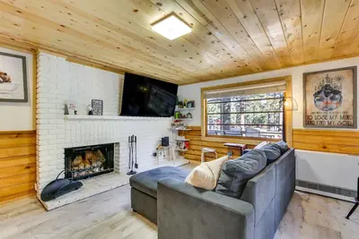 Image de Sugarloaf Vacation Rental ~ 7 Mi to Big Bear Lake!