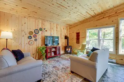 Image de Lakefront Paradise with Private Boat Dock & Patio