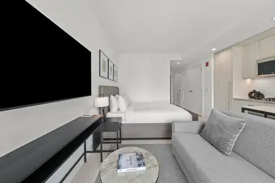 Image de Studio Suite in Charming Steveston Village