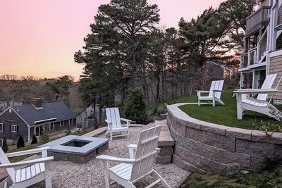 Image de Over The Horizon: 048-Ch  Updated Chatham home with access to private beach