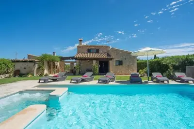 Image de Maison de campagne \"Auba\" avec Wi-Fi et climatisation
