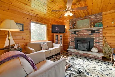 Image de Riverfront Cheboygan Cabin w/ Kayaks & Dock!