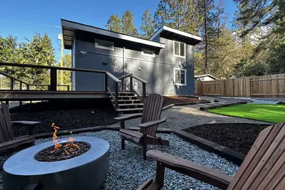 Image de Cozy private family ranch cottage! Vineyards, Britt Festival and Applegate Lake!