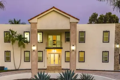 Image de 8k+ Sf Mansion Cinema/Pool/Game Room
