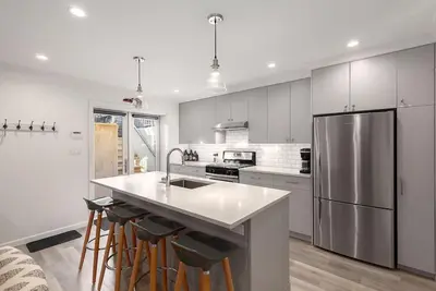 Image de Private apartment in the quiet community of North Vancouver Lynn Valley