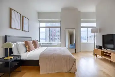 Image de Stylish Financial District Studio w/ Elevator & Gym, by Blueground