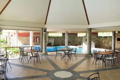 Image de Bel appartement pour 6 personnes avec Wifi, climatisation, piscine, Tv et terrasse