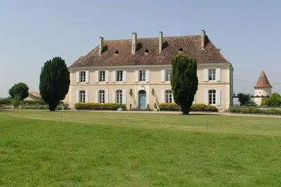Image de Magnifique château du 15ème siècle dans la campagne française! Piscine et Tennis