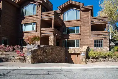 Lux Baldy Vista at Warm Springs Home + Hot Tub - Walk to Sv Ski Lifts