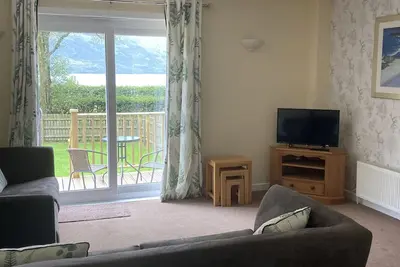 Tranquil surroundings close to the Loch beach access only 10 miles to Ben Nevis.