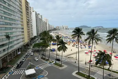 Apartment in front of Pitangueiras beach.