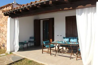 Image de Get relaxed splashing in a private swimming pool or sunbathe on the nearby beach