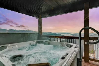 Image de Epic 6br Condo, Sleeps up to 24, Perfect for Your Group, Close to Everything!