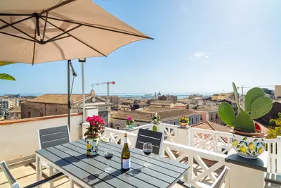 Image de Appartement 'La Terrazza Sul Cielo' avec vue sur la mer, Wi-Fi et climatisation