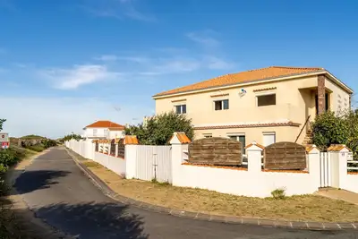 Image de Maison de vacances 'Maison Vue Sur Mer 50m Plage' avec vue sur la mer, terrasse privée et Wi-Fi