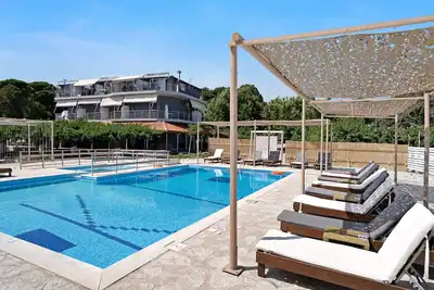 Image de Studio 'Iguana 7' avec piscine partagée, Wi-Fi et climatisation