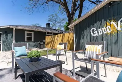 Image de Good Vibes Getaway | Near At&T Six Flags & Tx Live