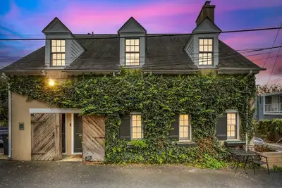 Image de Old Town Alexandria Luxury Hidden Gem \"4tv's\" Free Parking Mins To Dc