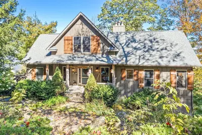 Image de Secluded Smoky Mountain home with panoramic views, wood stove, & hot tub