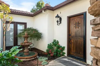 Image de This guest house is a 1 bedroom(s), 1 bathrooms, located in Chico, Ca.