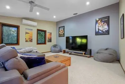 Image de Opulent Oasis: Exclusive Getaway for 9